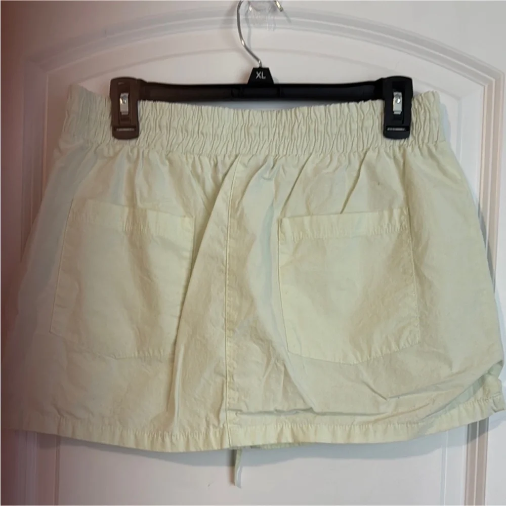 ZARA MINI CARGO DRAWSTRING WAIST SHORT SKIRT LIGHT GREEN ZIPPER DETAIL SZ MEDIUM